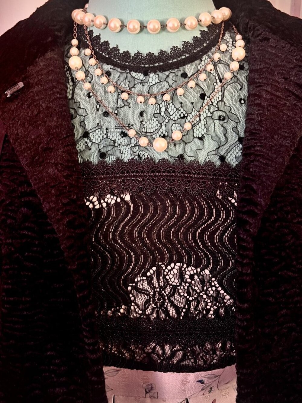 ✨ Curated 4‑Pc Vintage‑Romantic Outfit- Foxiedox Dress |Capelet |Pearls |Earring